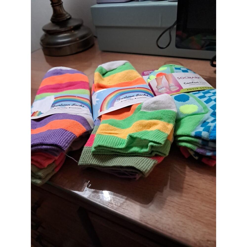 3 Packs Of 3 Pairs Of Socks Bright Colors Girls